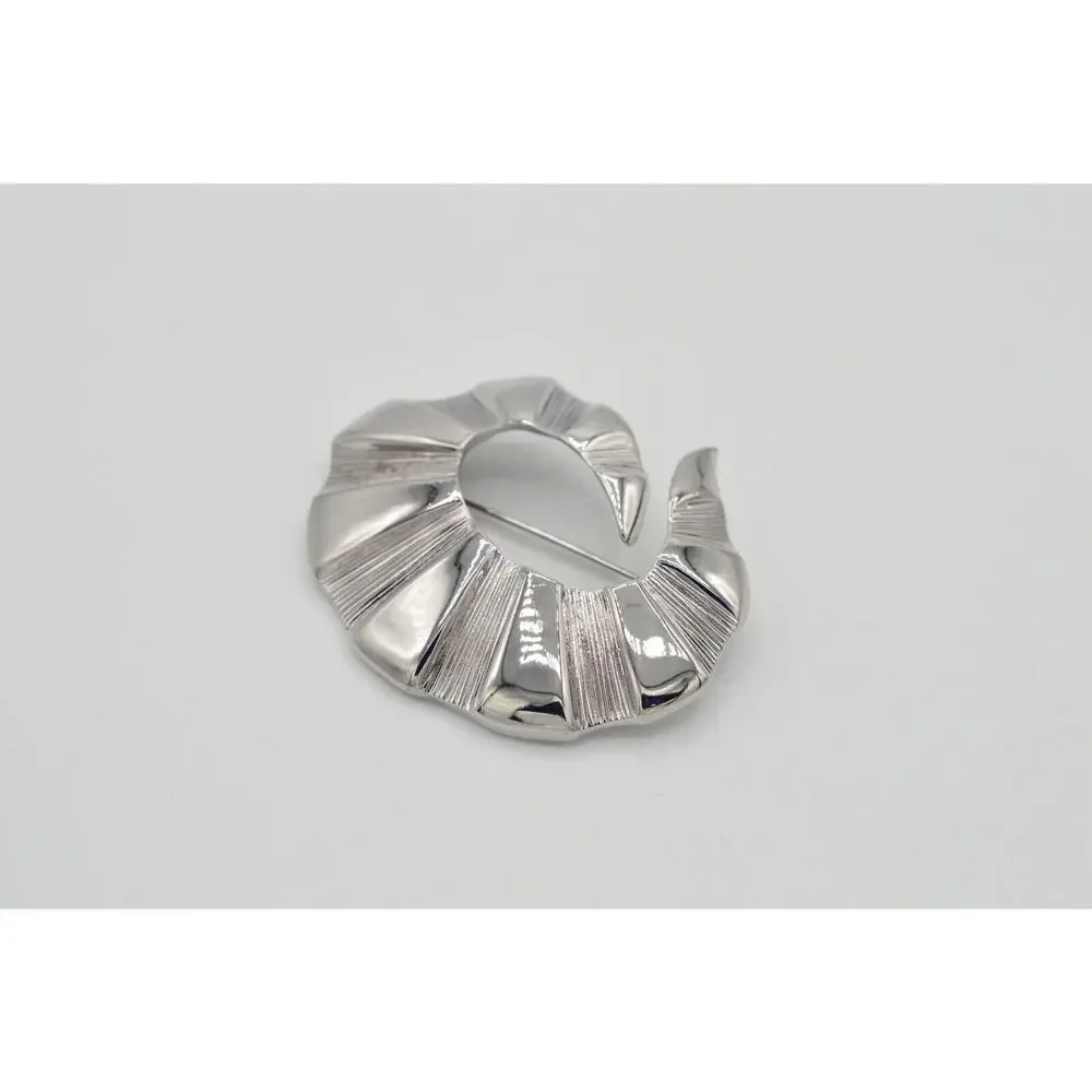 MJ Ent Vintage Pin Brooch Silver Tone Curl Abstract Chunky Signed NOS 1980s 9B